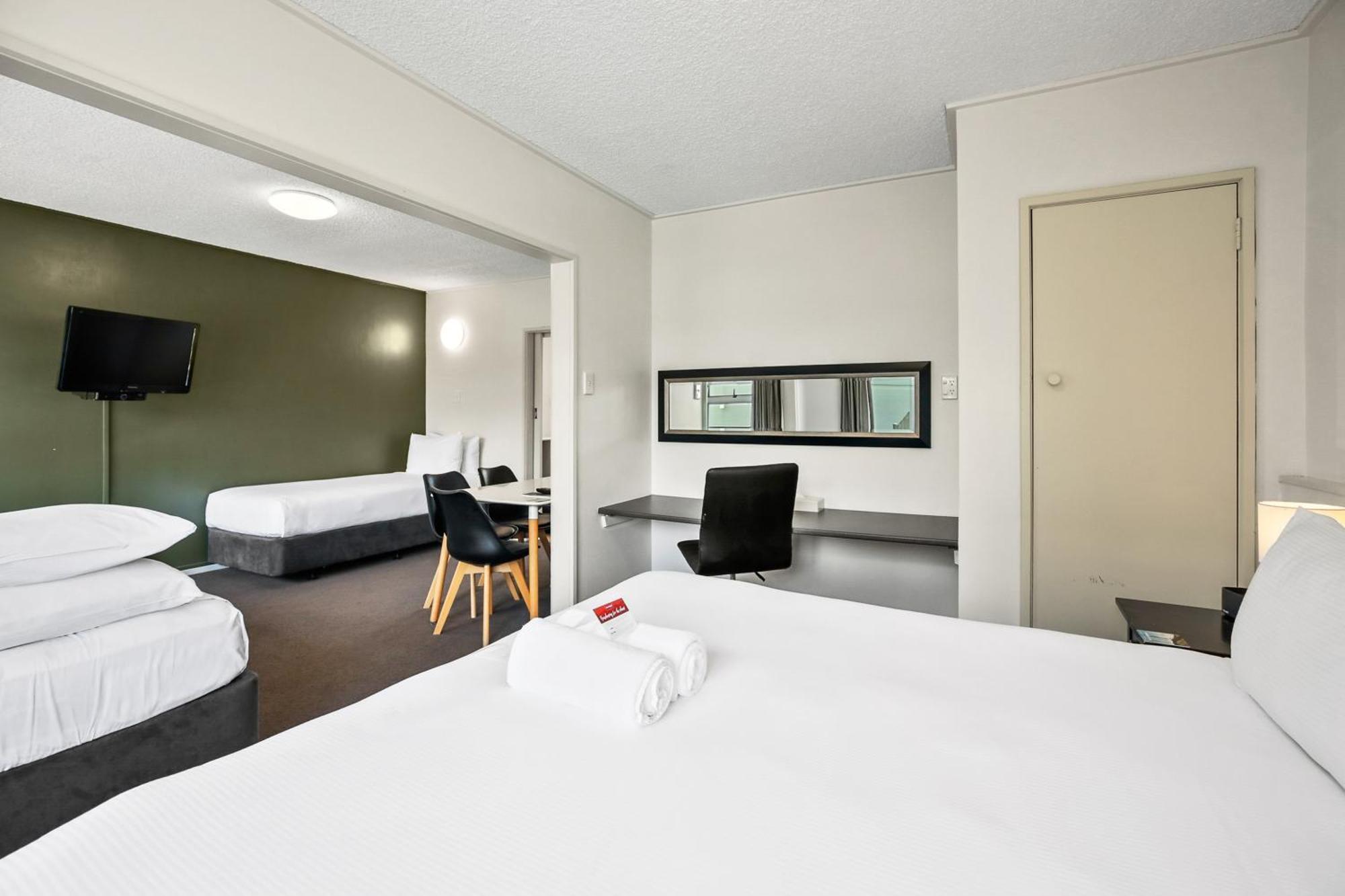 Heartland Ambassador Hotel Hamilton Hotel Hamilton