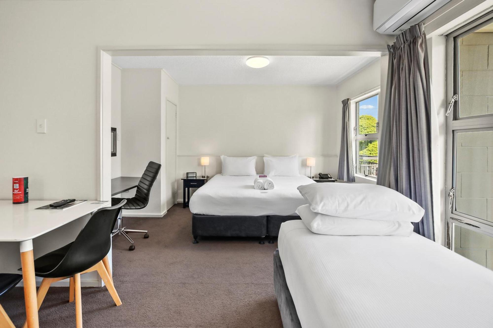 Heartland Ambassador Hotel Hamilton Hotel Hamilton