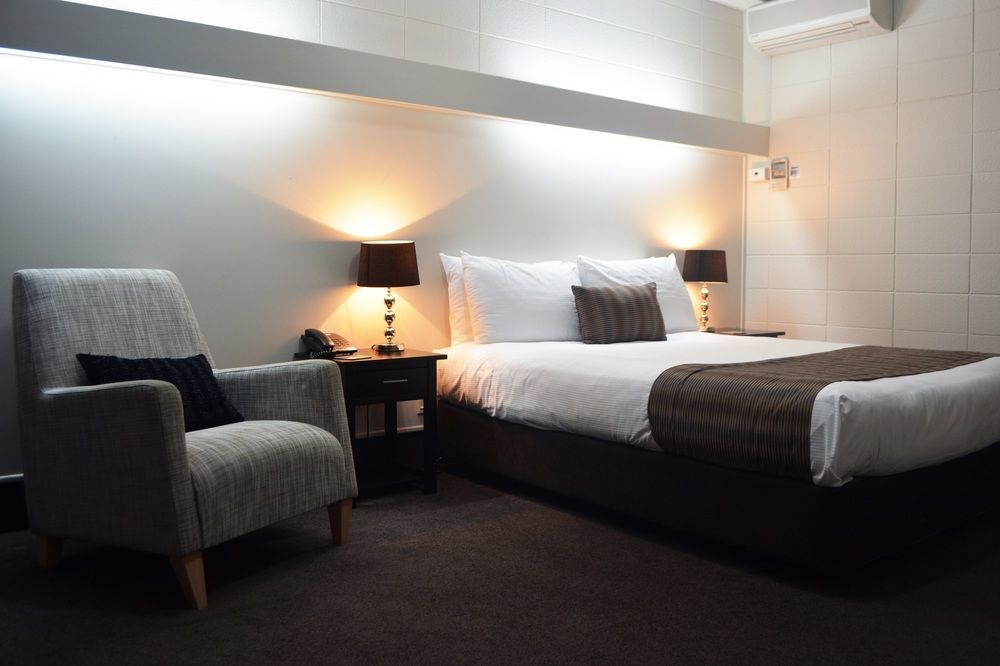 Hotel Heartland Ambassador Hotel Hamilton 3*
