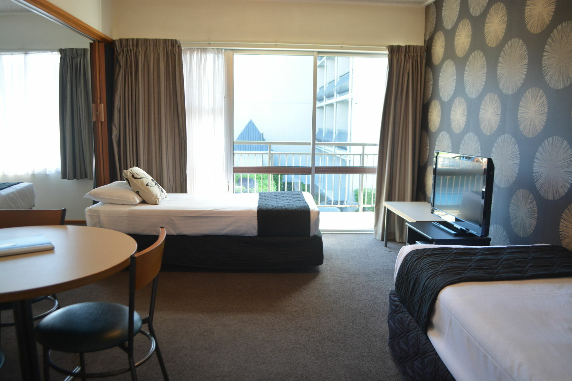 Heartland Ambassador Hotel Hamilton Hotel Hamilton
